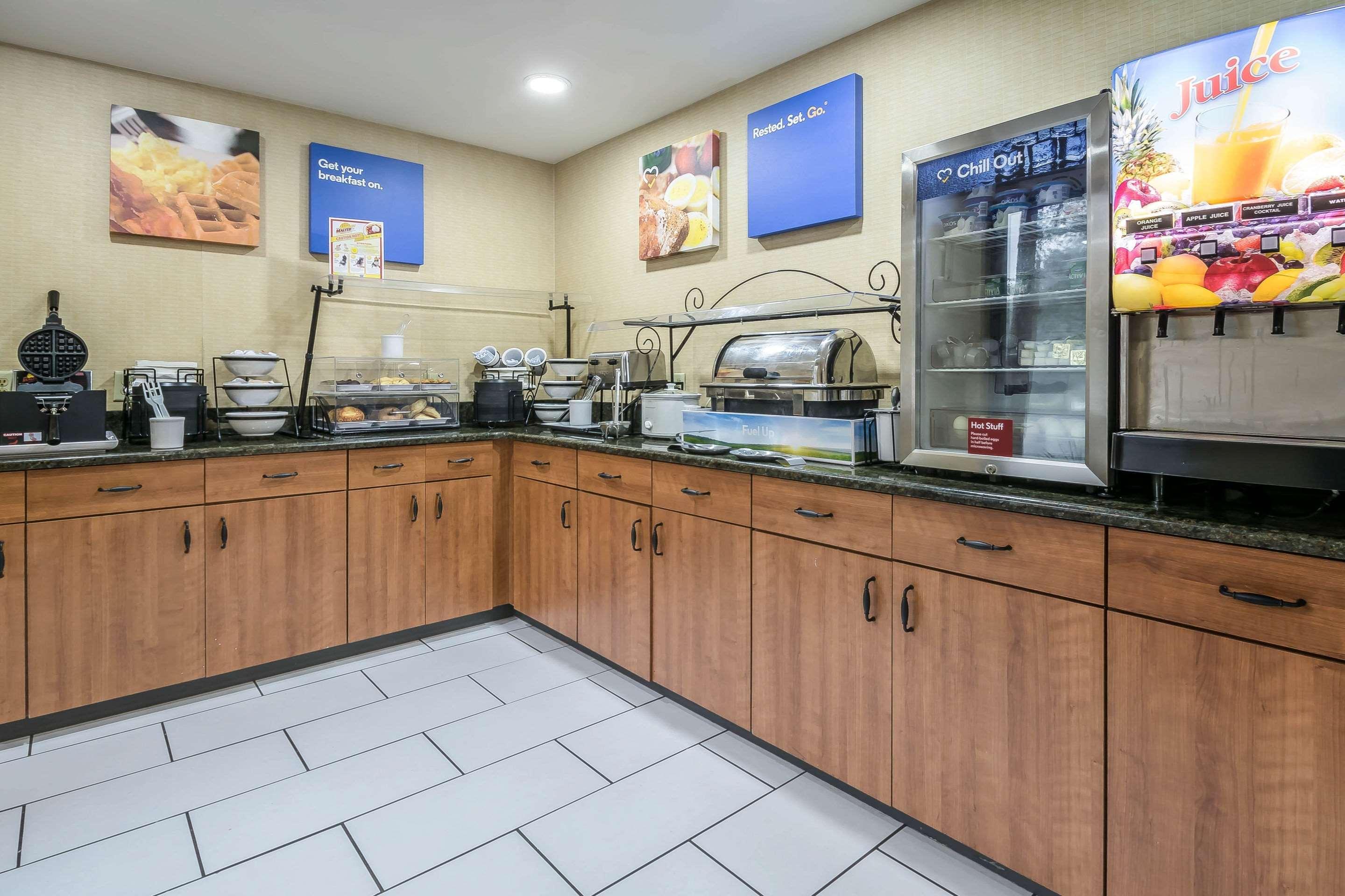 コンフォート イン ユニバーシティ ゲインズビル エクステリア 写真